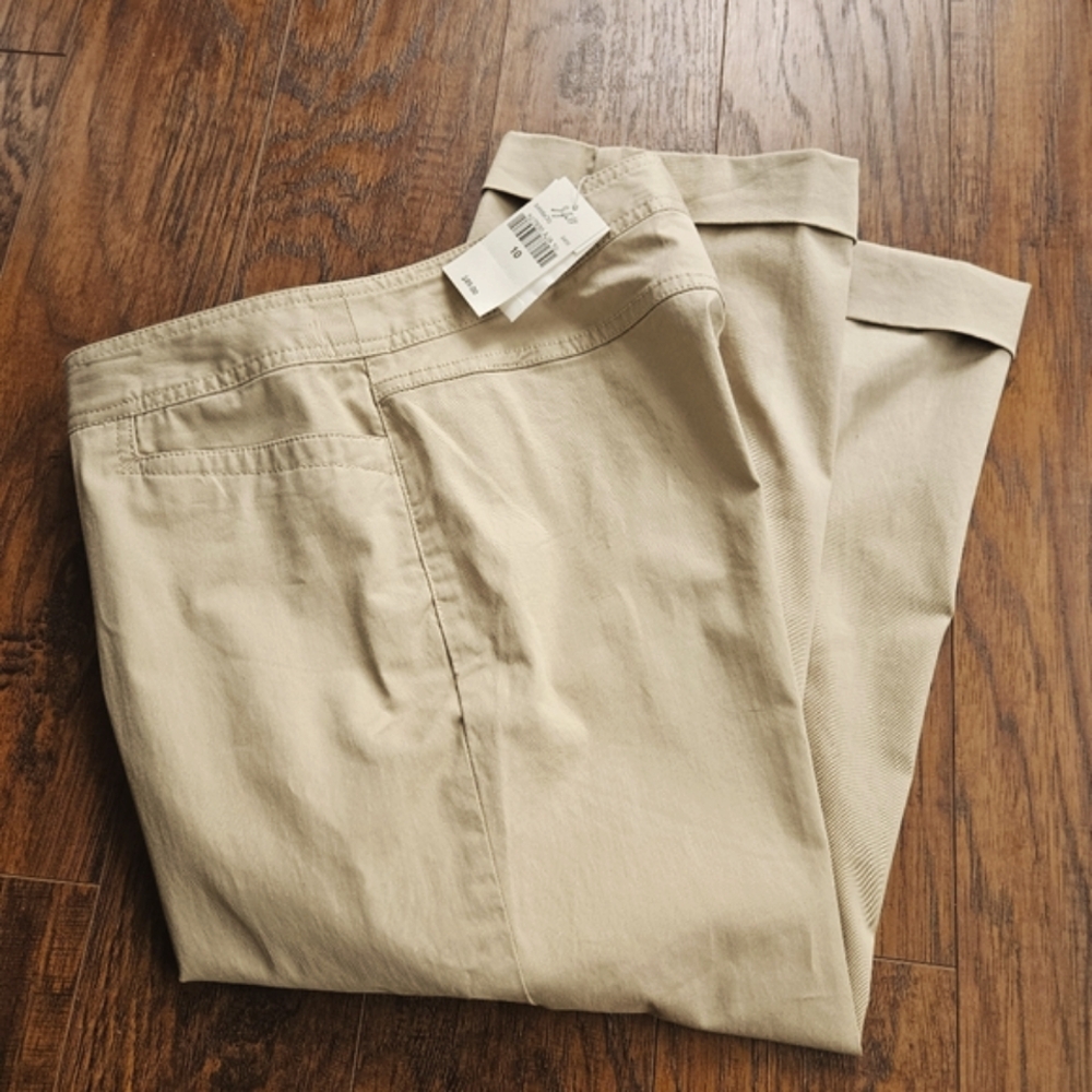 NWT J.Jill Khaki Capri Pants Size 10